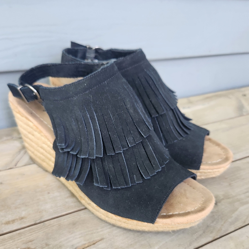 Minnetonka Size 7 Black Fringe Summer‎ Wedges